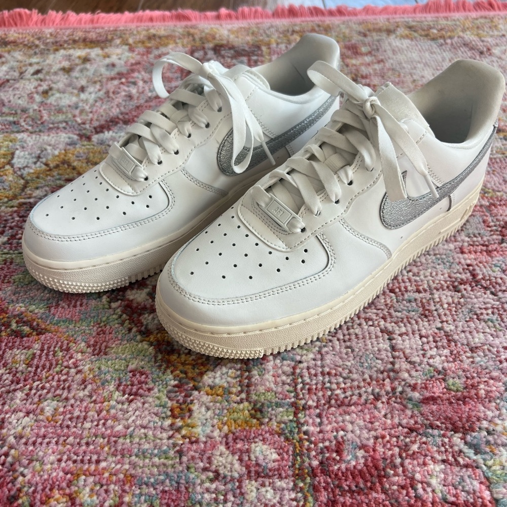 Nike Women's Athletic Shoes in White and Silver